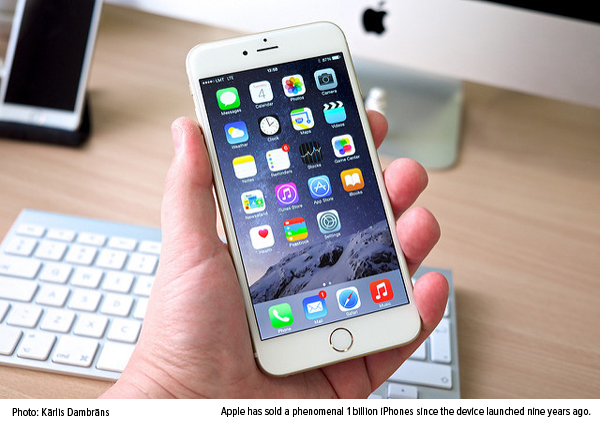 Apple has sold phenomenal 1 billion iPhones