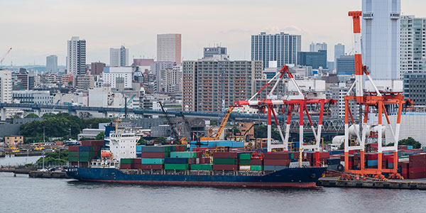 japan shipping port container
